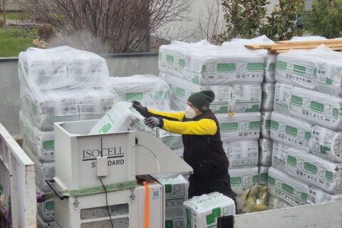 Neu bei Holzbau Thaler: ISOCELL Zellulosedämmung für nachhaltiges Bauen im Burgenland